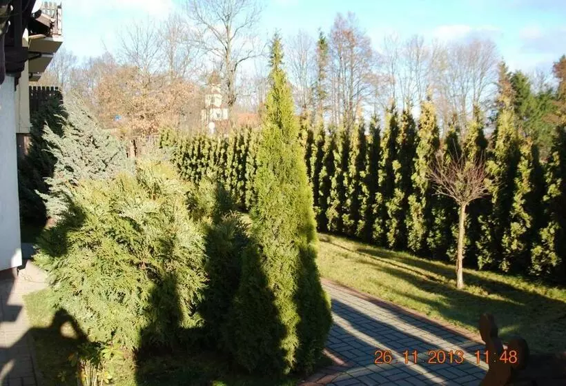 Retkeilymaja Zajazd I Restauracja Myśliwskie Zacisze