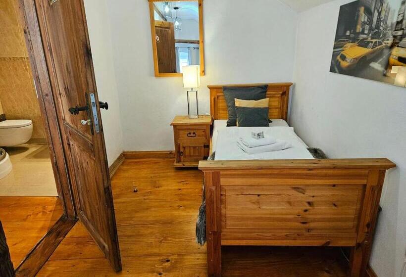 הוסטל Zajazd Karczma Zagłoba