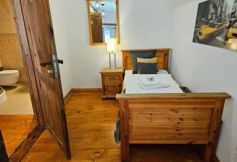 Retkeilymaja Zajazd Karczma Zagłoba