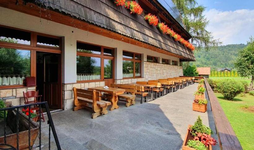 فندق صغير Zajazd Kałużna