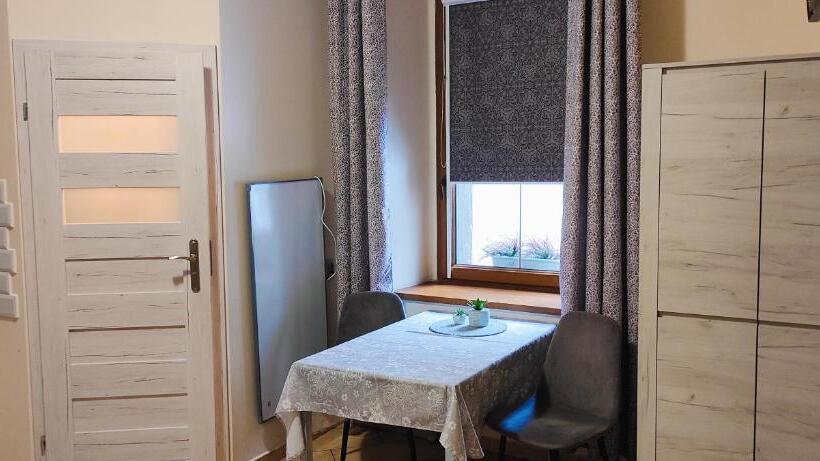 تختخواب و صبحانه śmieszek