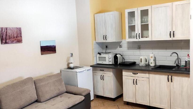 تختخواب و صبحانه śmieszek