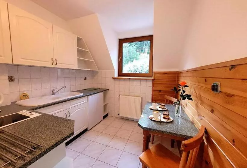 Aamiaismajoitus (B&B) Rezydencja Leśny Dwór