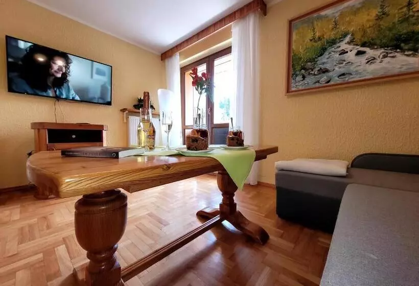 Aamiaismajoitus (B&B) Rezydencja Leśny Dwór