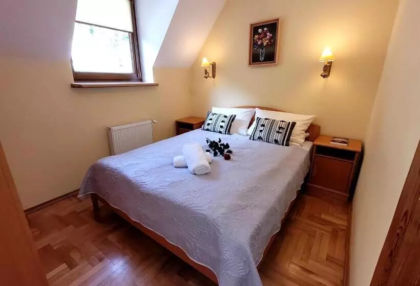 Aamiaismajoitus (B&B) Rezydencja Leśny Dwór