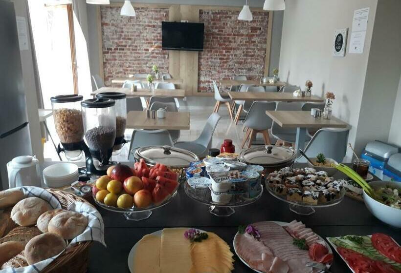 مبيت وإفطار Villa Natura Zator Przeciszów