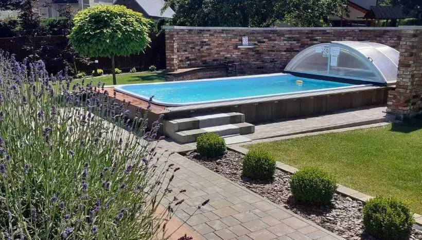 Aamiaismajoitus (B&B) Villa Natura Zator Przeciszów