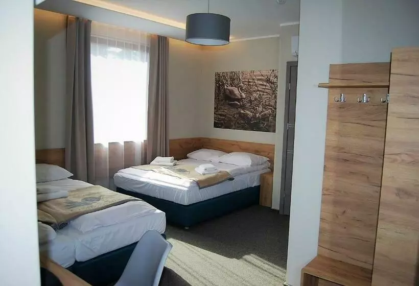 Aamiaismajoitus (B&B) Villa Natura Zator Przeciszów