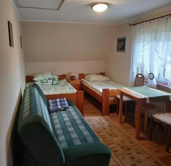 ホテル Agroturystyka Ostoja