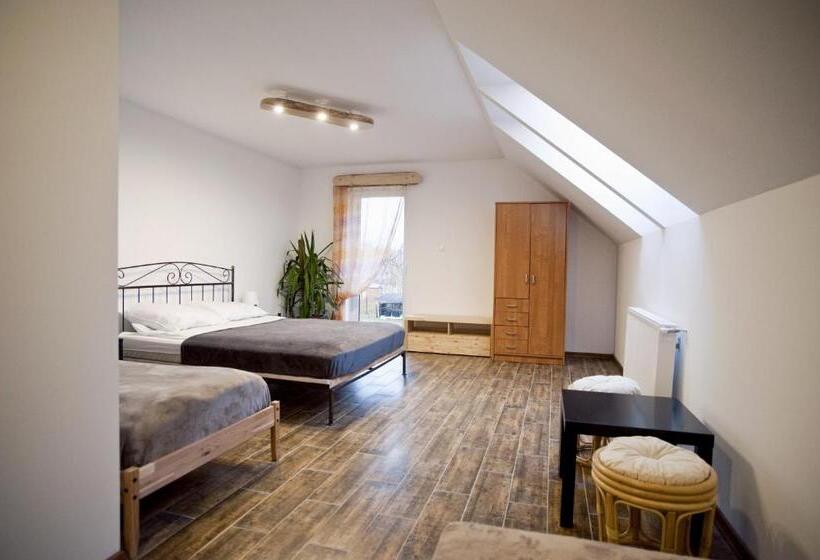 호텔 Agroturystyka W Jabłoniowym Sadzie