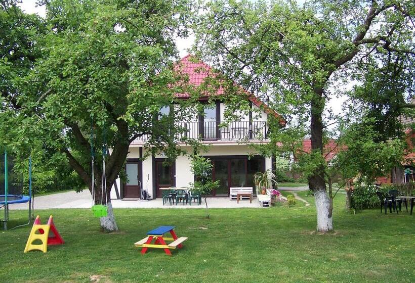 호텔 Agroturystyka W Jabłoniowym Sadzie