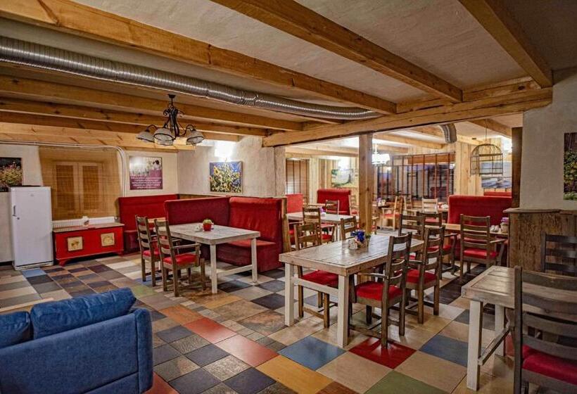 호텔 Folwark Malinowy Chruśniak