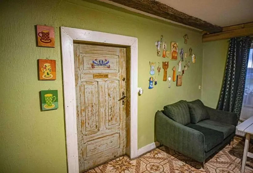 Hotelli Folwark Malinowy Chruśniak