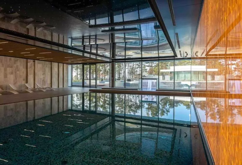 هتل Wave Międzyzdroje Resort & Spa