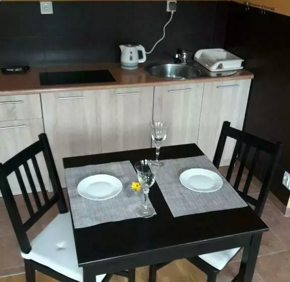 ユースホステル Midi