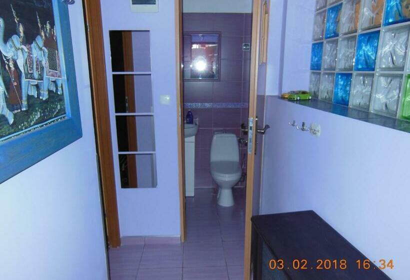 ユースホステル Midi