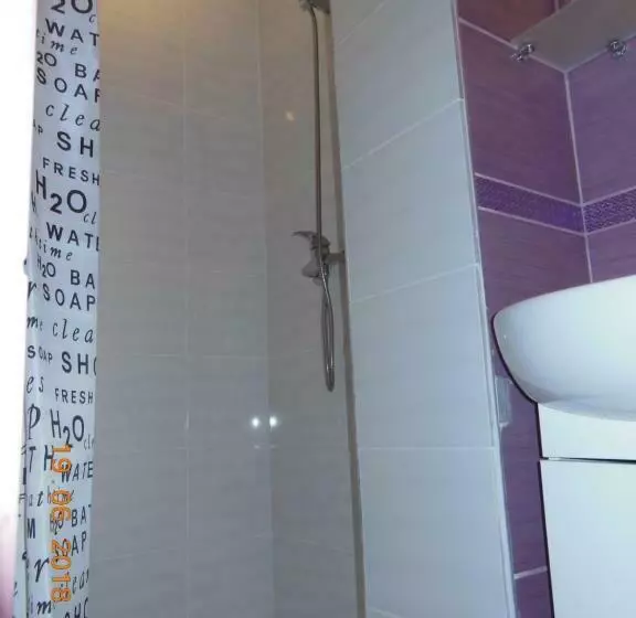 ユースホステル Midi