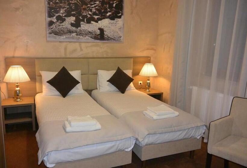 ベッドアンドブレックファースト Gościniec Rycerski