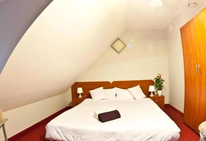 Aamiaismajoitus (B&B) Gosciniec Zacisze