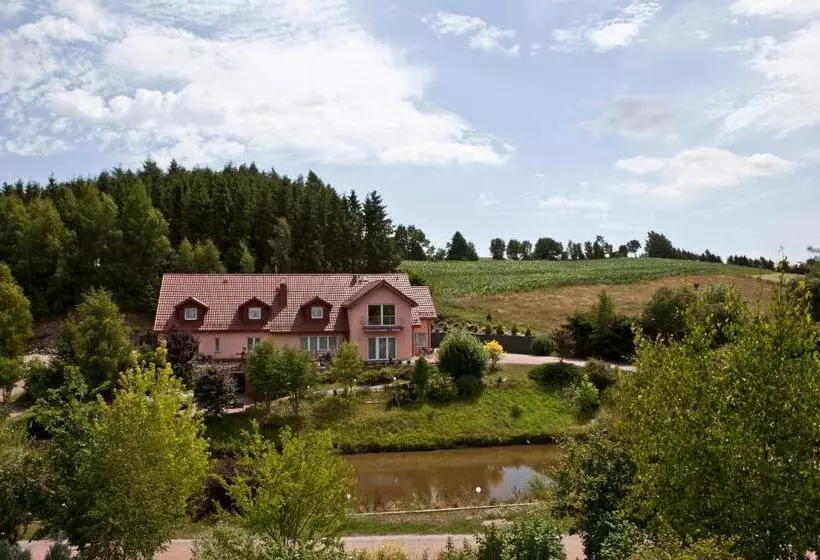 Aamiaismajoitus (B&B) Gosciniec Zacisze