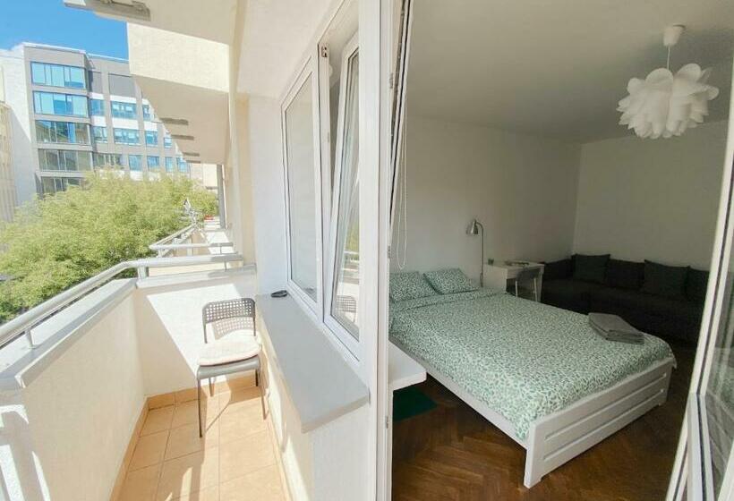 تختخواب و صبحانه Halo Green