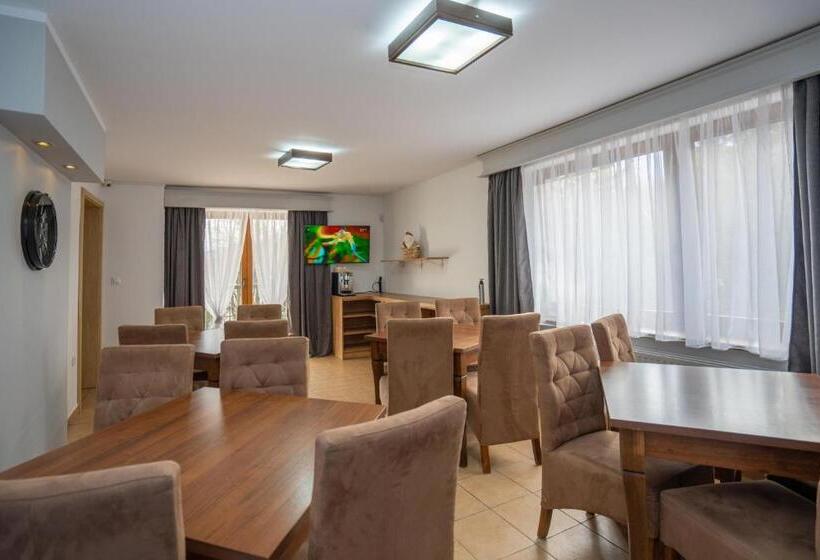 تختخواب و صبحانه Willa Pod Szrenicą 2