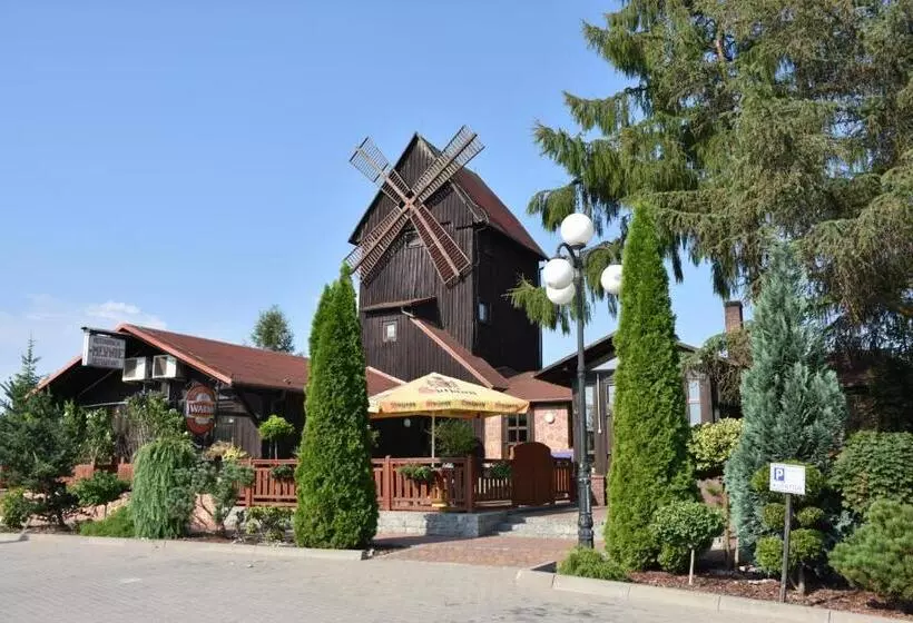 Aamiaismajoitus (B&B) Zajazd We Młynie