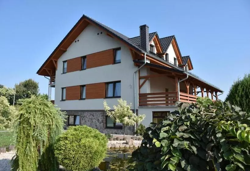 Aamiaismajoitus (B&B) Zajazd We Młynie