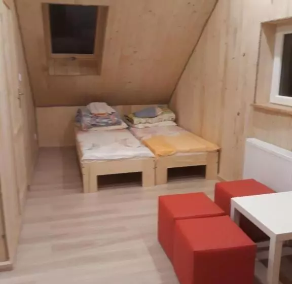 Hotelli Domek Pod Akacjami