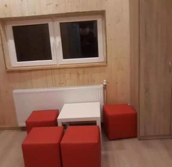 Hotelli Domek Pod Akacjami