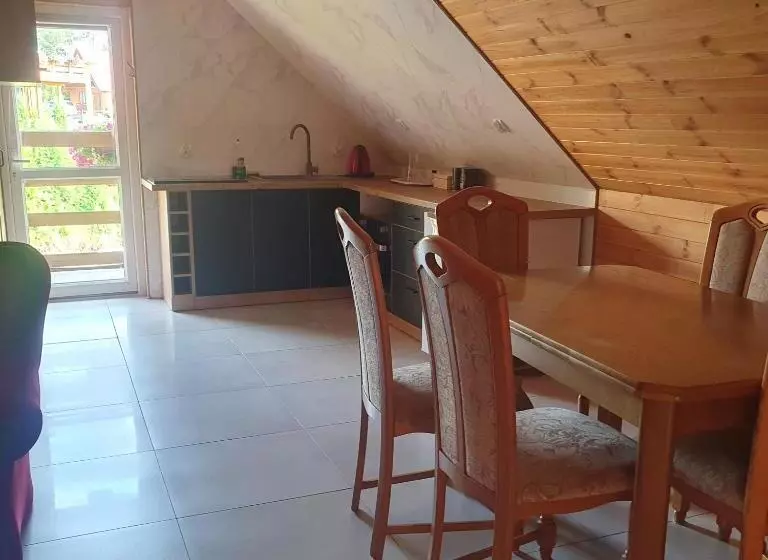 Hotelli Domek Pod Akacjami