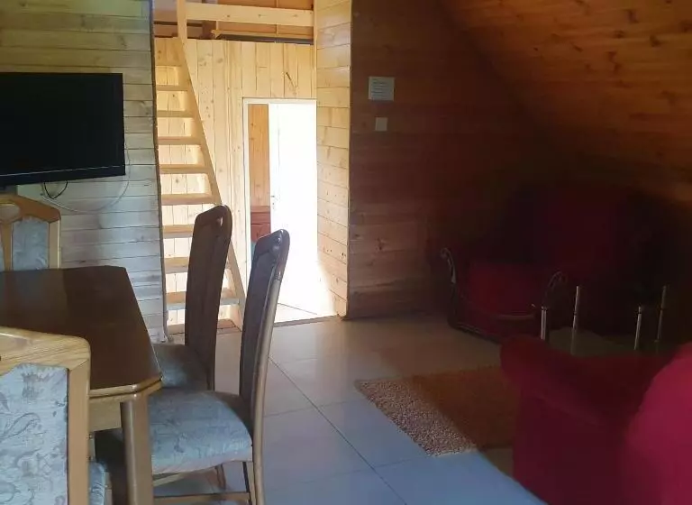 Hotelli Domek Pod Akacjami