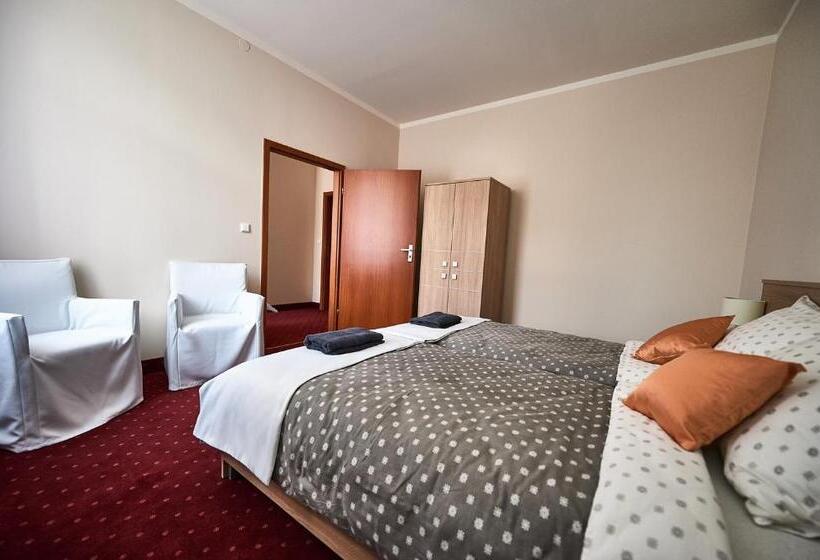 فندق Stara Cynkownia