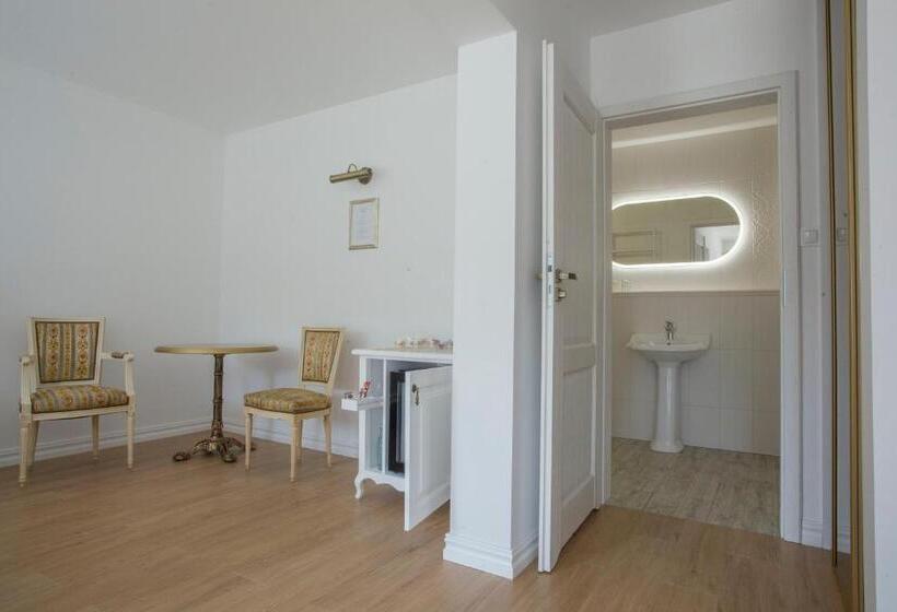 استراحتگاه Dwór I Dworek Leszczowate Wellness & Spa