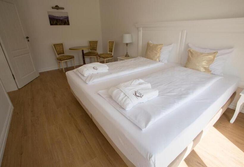 استراحتگاه Dwór I Dworek Leszczowate Wellness & Spa