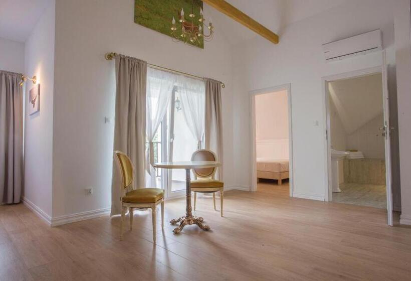 استراحتگاه Dwór I Dworek Leszczowate Wellness & Spa