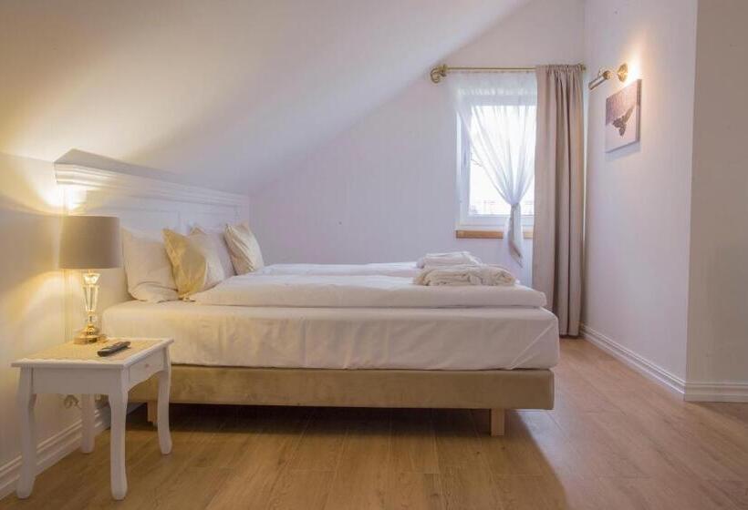 استراحتگاه Dwór I Dworek Leszczowate Wellness & Spa