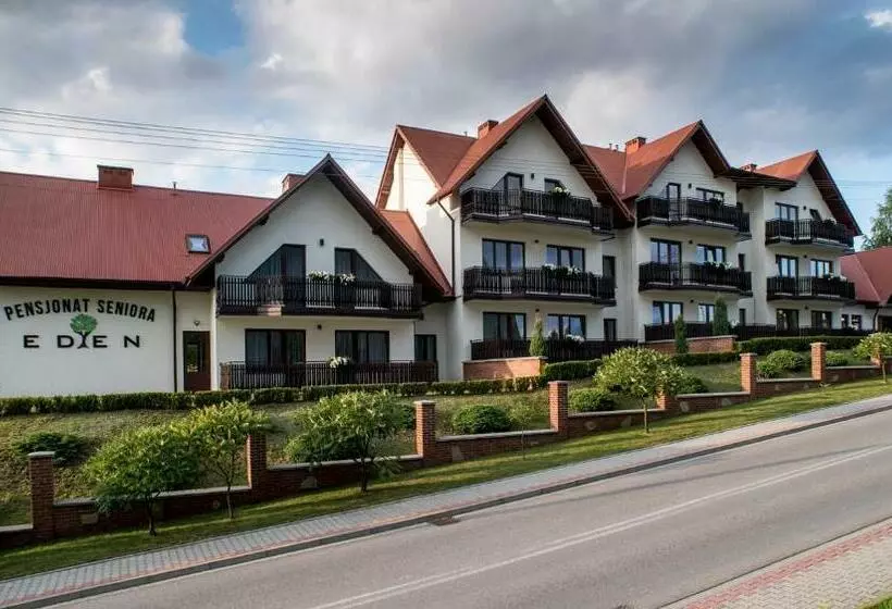 Lomakeskus Pensjonat Eden Maniowy