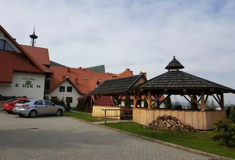 Lomakeskus Pensjonat Eden Maniowy
