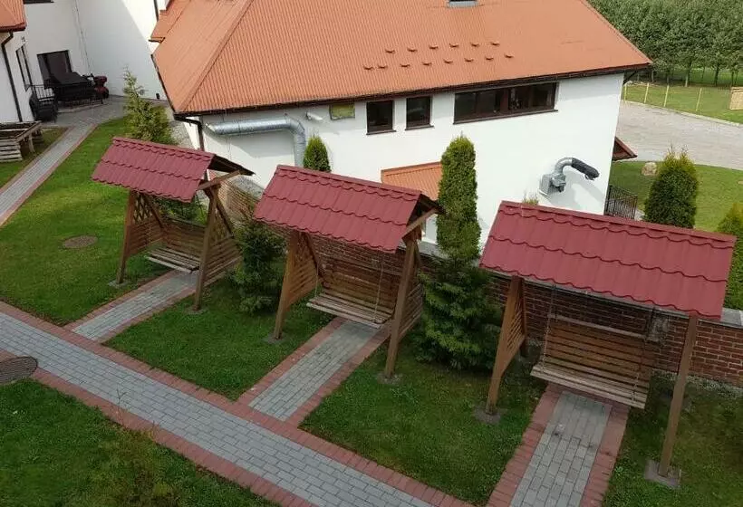 Lomakeskus Pensjonat Eden Maniowy