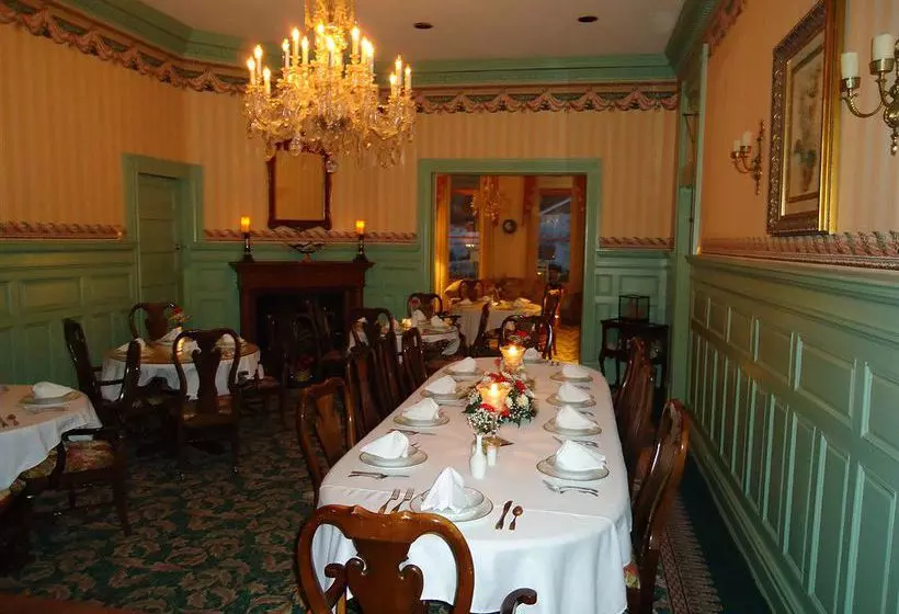 Bed and Breakfast Edenfield House