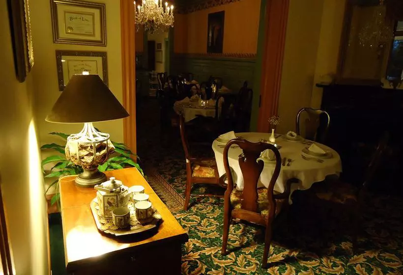 Bed and Breakfast Edenfield House