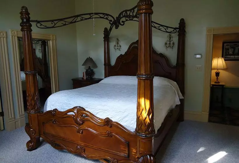 Bed and Breakfast Edenfield House