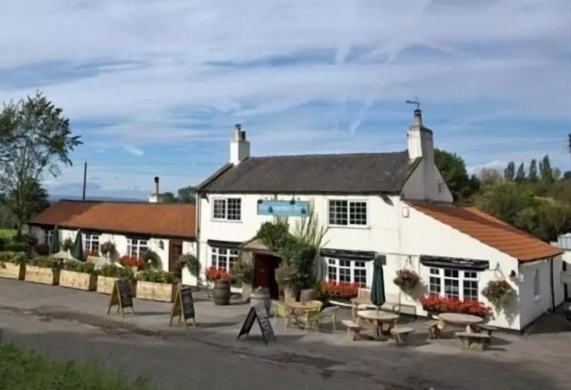 민박 The Carpenters Arms