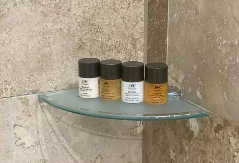 민박 The Carpenters Arms