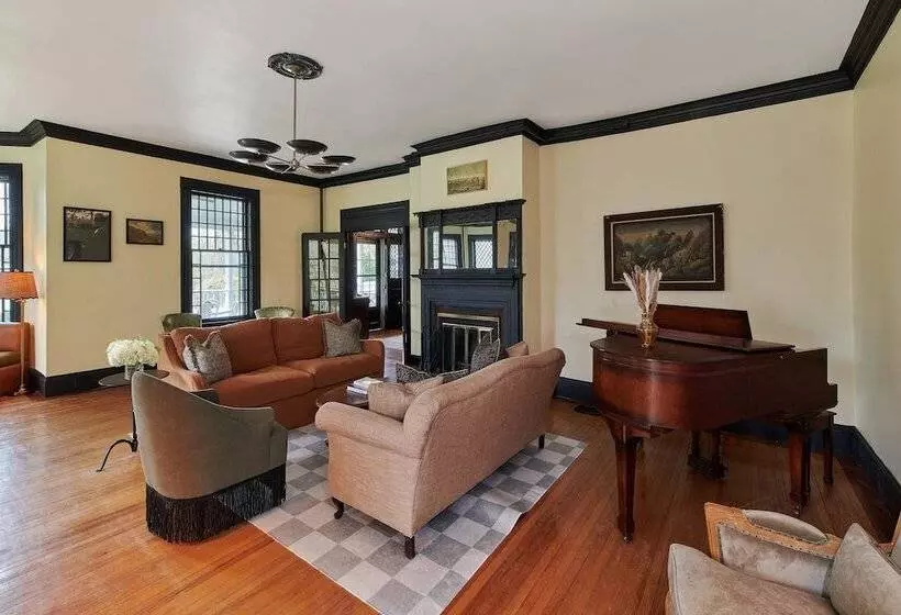 ベッドアンドブレックファースト The Constance, The Whitlock, & The Dewey By The Lenox Collection