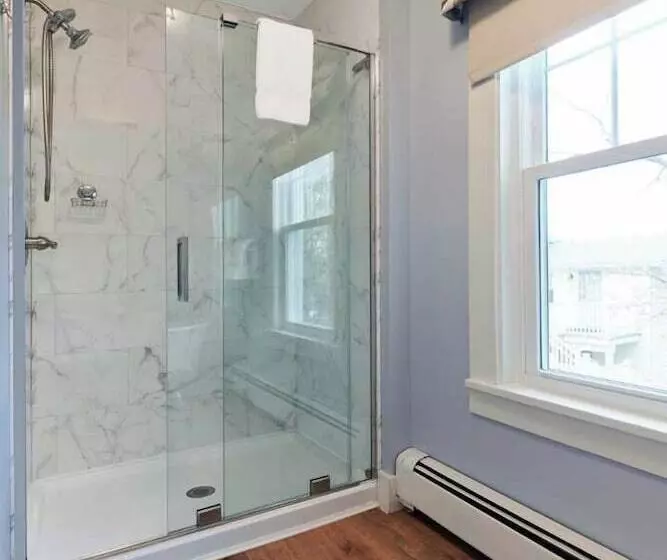 ベッドアンドブレックファースト The Constance, The Whitlock, & The Dewey By The Lenox Collection