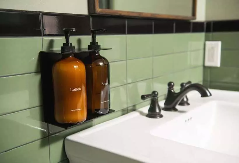 ベッドアンドブレックファースト The Constance, The Whitlock, & The Dewey By The Lenox Collection