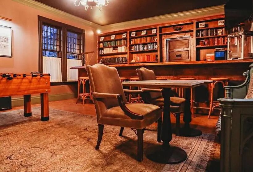 ベッドアンドブレックファースト The Constance, The Whitlock, & The Dewey By The Lenox Collection