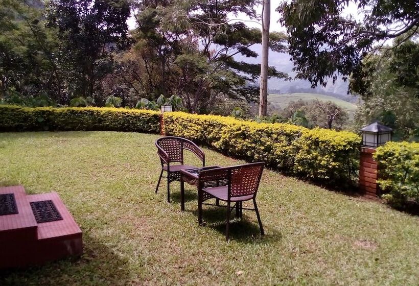 ホテル Ambady Estate